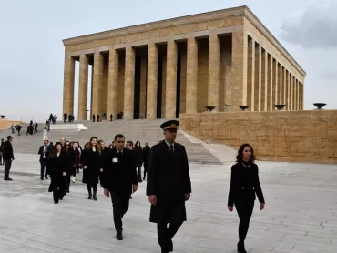 Ünsped Kadın Liderliği Gelişim Komitemiz Anıtkabir'e Ziyaretini Gerçekleştirdi