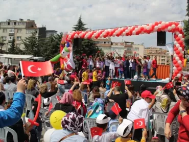 Çocuk Şenliği İle Yediden Yetmişe Herkes Çok Eğlendi