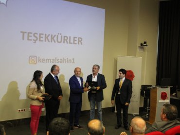 Aydınlatma Buluşmaları Kapsamında Şahinler Holding Yönetim Kurulu Başkanı Sayın Kemal Şahin, Çalışan İletişimi ve Birlikte İş Yapma Ruhu Konulu Seminerimizde Konuşmacı Oldu