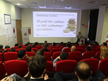 Takımdaş Olmanın İletişimdeki Yeri ve Önemi Konulu Seminerimiz Gerçekleşti