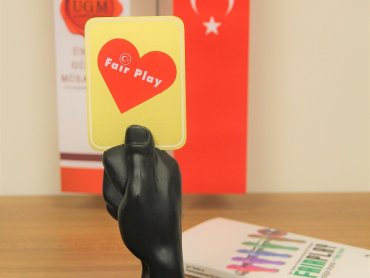Türkiye Milli Olimpiyat Komitesi (TMOK)'dan ÜNSPED'e Şükran Plaketi 