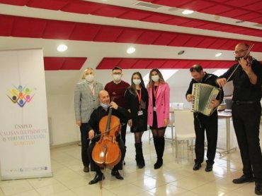  ''Sanat Her Yerde'' UGM'de Dünya Keman Günü'nü Kutladık