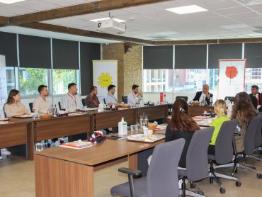Ünsped Genç Kuşak Liderliği Gelişim Komitesi Üyeleri ile Öğle Yemeği