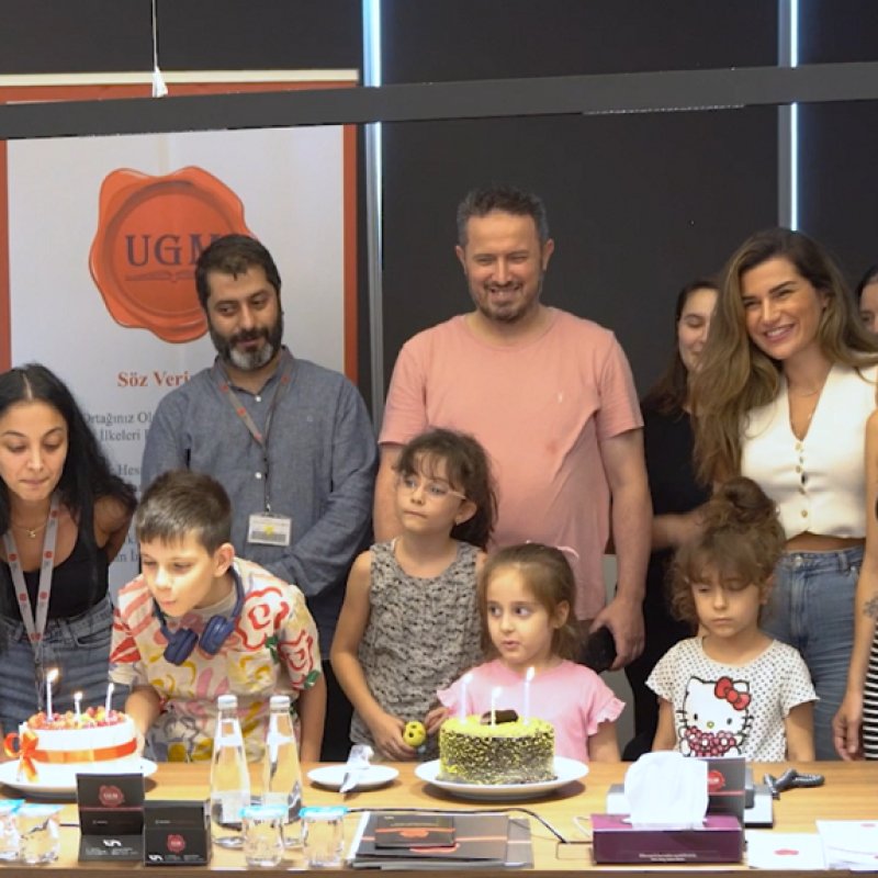 Anne ve babalarını şirketimizde ziyarete gelen miniklerle keyifli anlar yaşadık. 