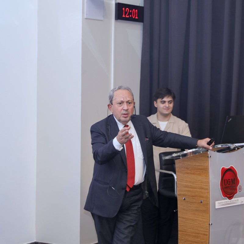 Nasıl Bir Ekonomi Yayın Kurulu Başkanı Dr. Şeref OĞUZ’dan ‘‘Etkin ve Yetkin Yönetici’’ Konulu Söyleşi