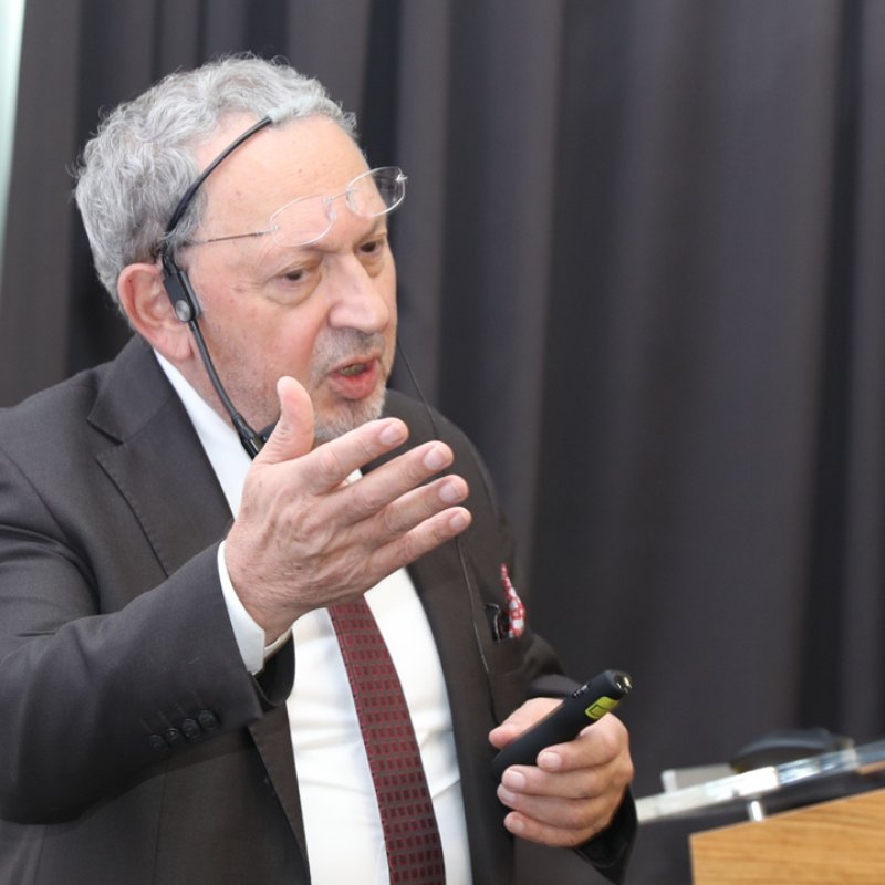 Nasıl Bir Ekonomi Yayın Kurulu Başkanı Dr. Şeref OĞUZ’dan ‘‘Karmaşada Yol Alma’’ Konulu Söyleşi 