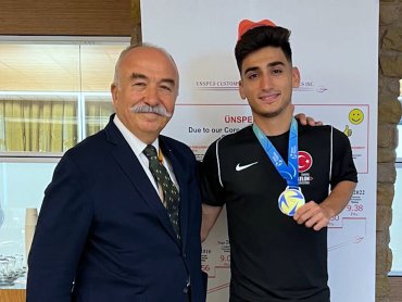 Paratriatlon Sporcumuz Uğurcan Özer ÜNSPED'deydi