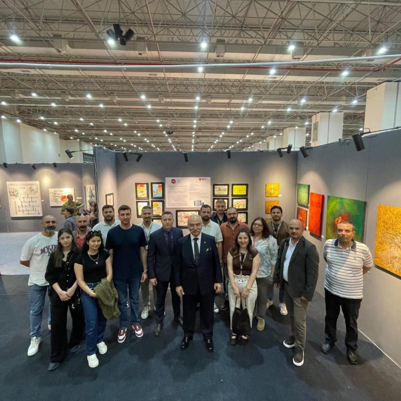 Minik Ressamların Eserleri İzmir Sanat Fuarı’nda Sergileniyor