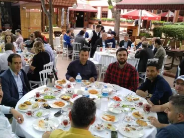 Bursa’da Gerçekleşen Kahvaltı Organizasyonunda  Kıdem Sertifikaları ve Plaketlerinin Takdimi Gerçekleşti