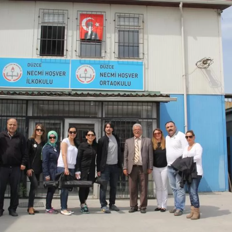 The Ünsped Women’s Entrepreneur Association was in the Necmi Hoşver Primary School in Düzce at the 23rd of April 
