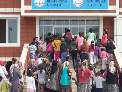 The Board of the Ünsped Woman’s Entrepreneurship Association visited the Necmi Hoşver Primary School in Düzce at the 27t...