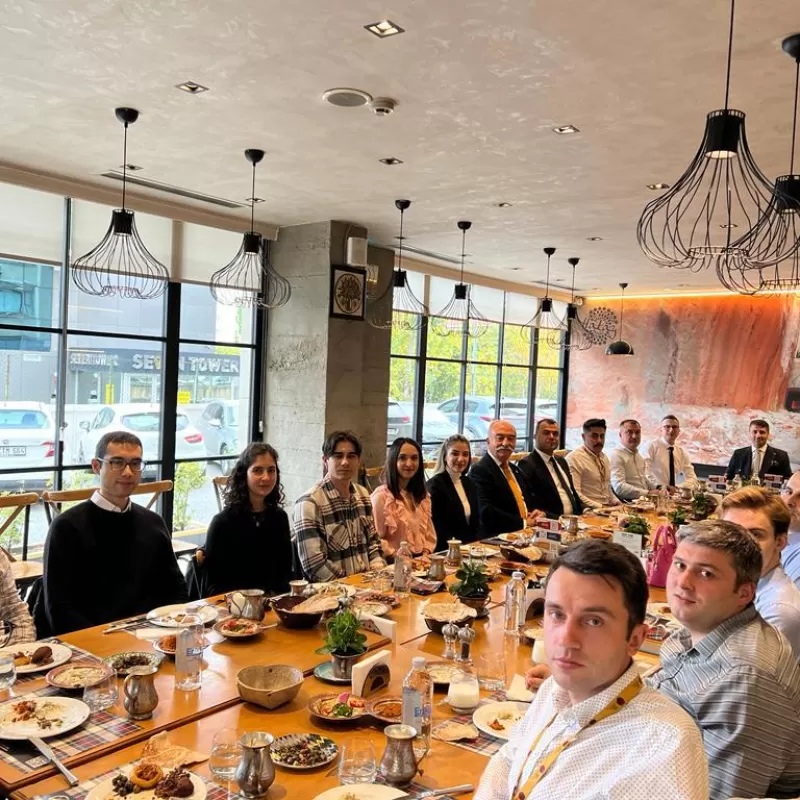  Şirket Ortağımız Sn. Yusuf Bulut ÖZTÜRK, Huawei Türkiye ile İlgilenen Çalışma Arkadaşlarımız ve Yöneticilerimizle Öğle Yemeğinde Bir Araya Geldi