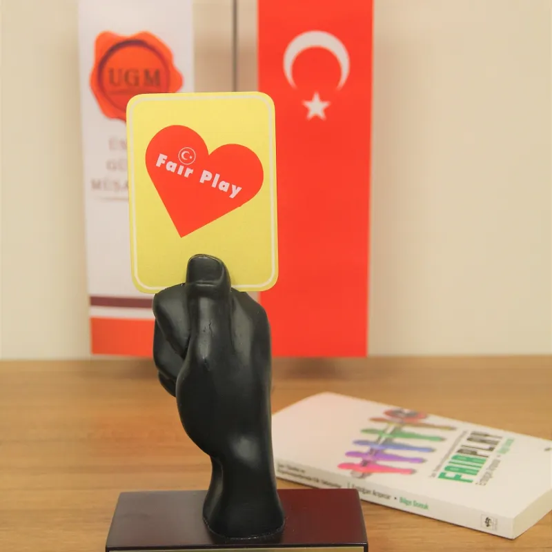 Plaque of gratitude from Turkish National Olympic Committee (TMOK) to Ünsped 