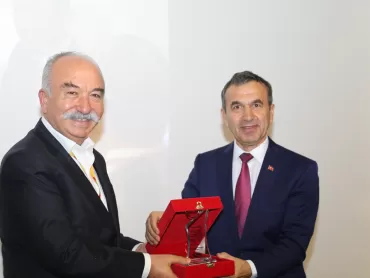Dr. Naim Babüroğlu ile ''Atatürk ve Cumhuriyet'' Konulu Söyleşi